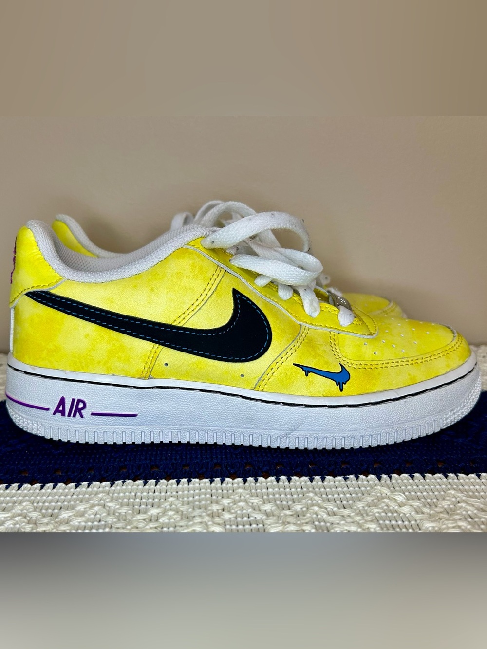 Nike Air Force One Sneakers - Yellow